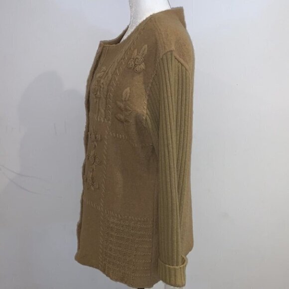 𝅺VINTAGE 100% wool long sleeves button down embroidered chunky knit cardigan M - Picture 7 of 15